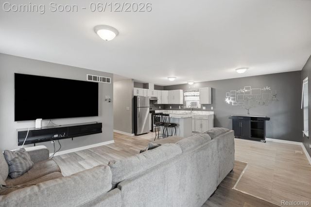 311 Ferry Avenue, Pontiac, MI 48341
