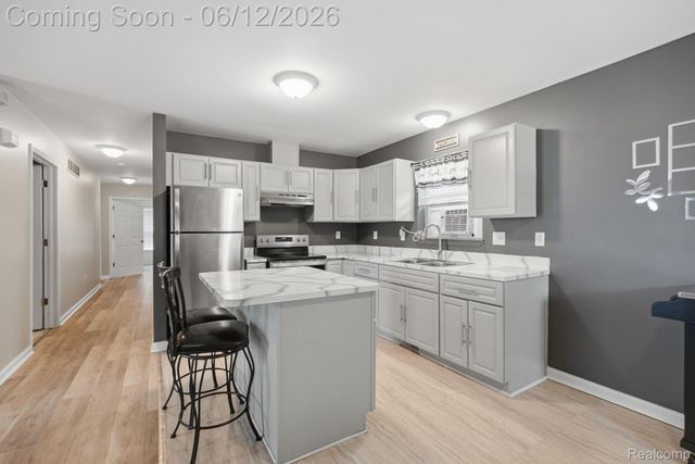 311 Ferry Avenue, Pontiac, MI 48341