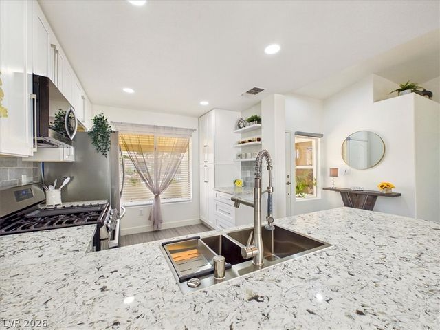 2833 Breakers Creek Drive, Las Vegas, NV 89134