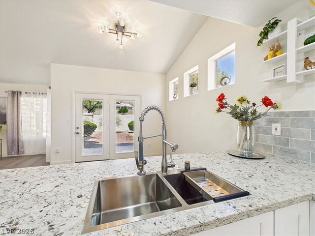2833 Breakers Creek Drive, Las Vegas, NV 89134