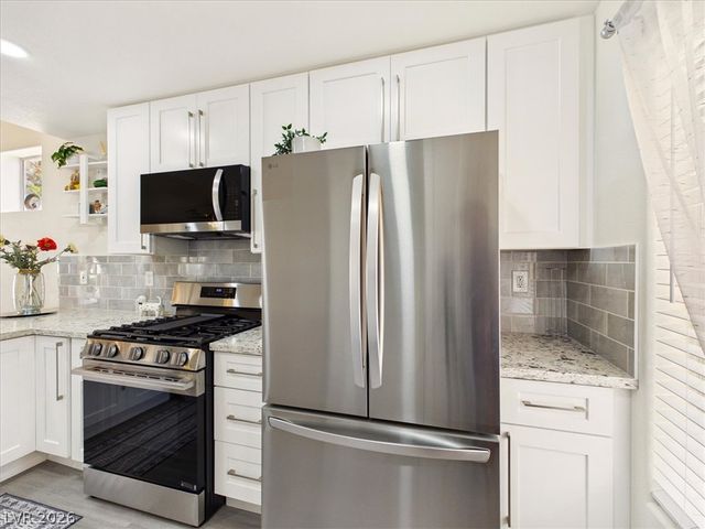 2833 Breakers Creek Drive, Las Vegas, NV 89134