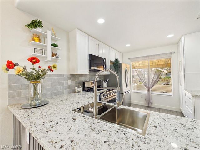 2833 Breakers Creek Drive, Las Vegas, NV 89134