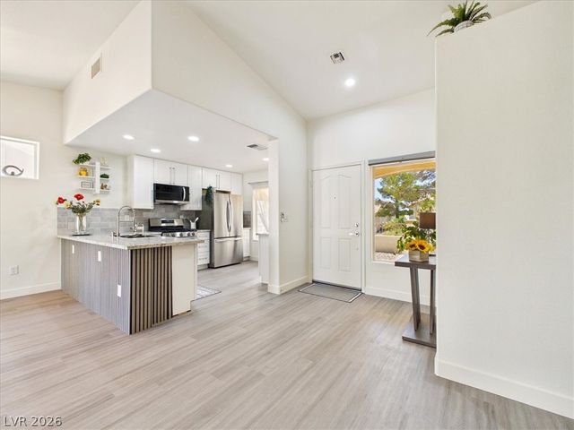 2833 Breakers Creek Drive, Las Vegas, NV 89134