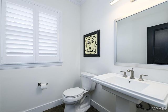 7902 Teasdale Avenue, St Louis, MO 63130