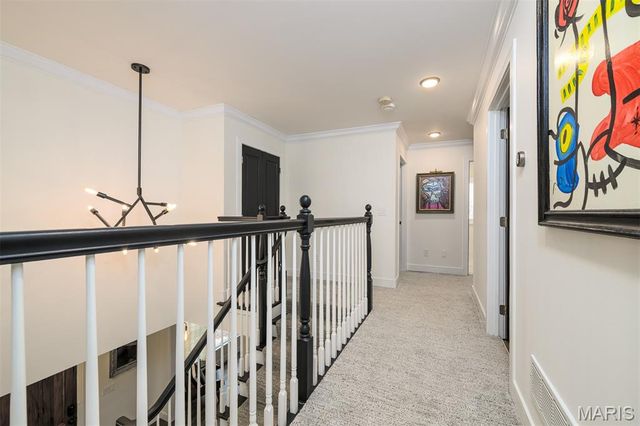 7902 Teasdale Avenue, St Louis, MO 63130