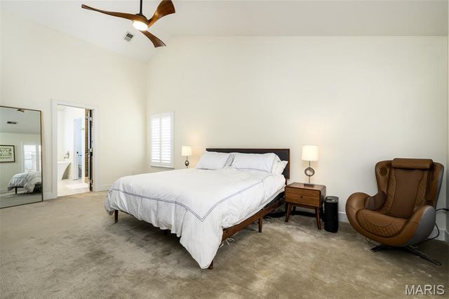 7902 Teasdale Avenue, St Louis, MO 63130