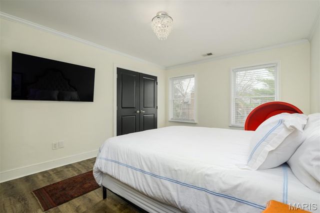 7902 Teasdale Avenue, St Louis, MO 63130