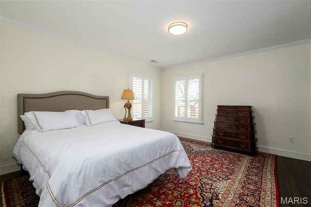 7902 Teasdale Avenue, St Louis, MO 63130