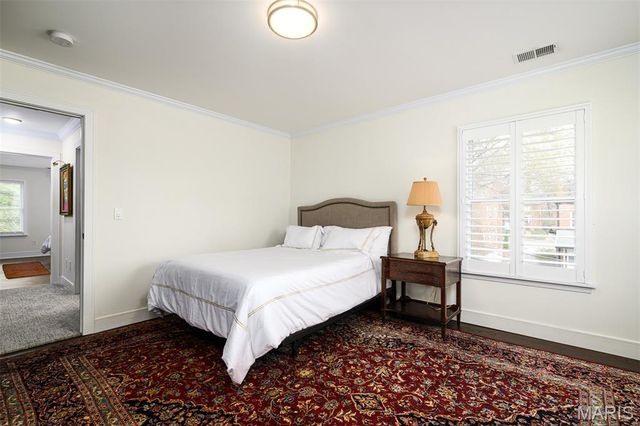 7902 Teasdale Avenue, St Louis, MO 63130