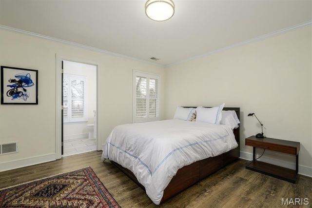 7902 Teasdale Avenue, St Louis, MO 63130