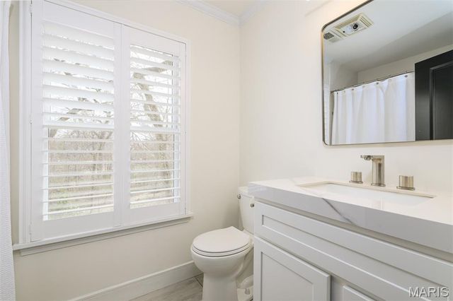 7902 Teasdale Avenue, St Louis, MO 63130