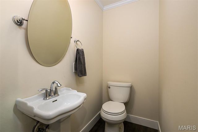 7902 Teasdale Avenue, St Louis, MO 63130