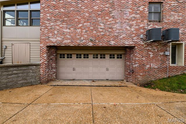 7902 Teasdale Avenue, St Louis, MO 63130