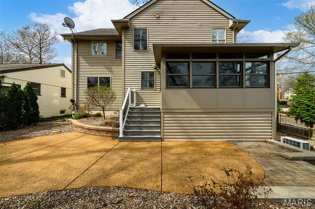 7902 Teasdale Avenue, St Louis, MO 63130