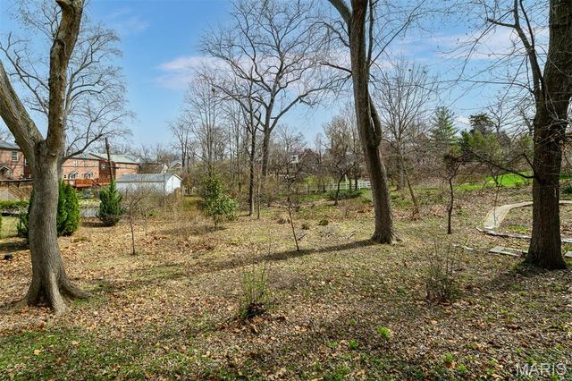 7902 Teasdale Avenue, St Louis, MO 63130