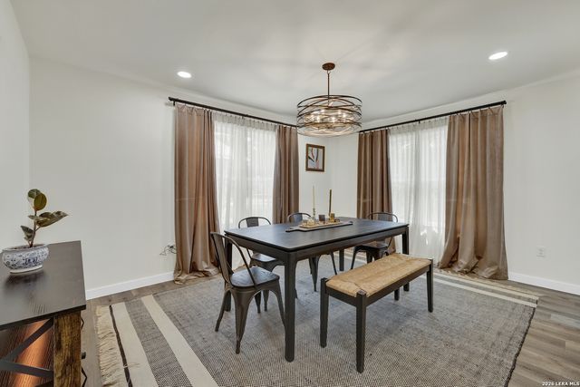 631 S SANTA CLARA AVE, New Braunfels, TX 78130