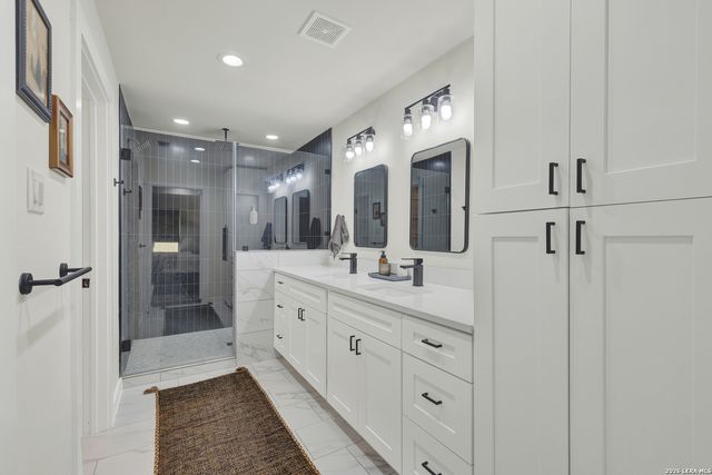 631 S SANTA CLARA AVE, New Braunfels, TX 78130