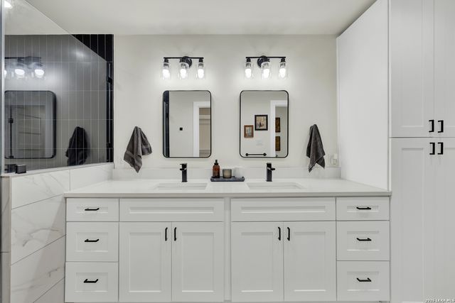 631 S SANTA CLARA AVE, New Braunfels, TX 78130