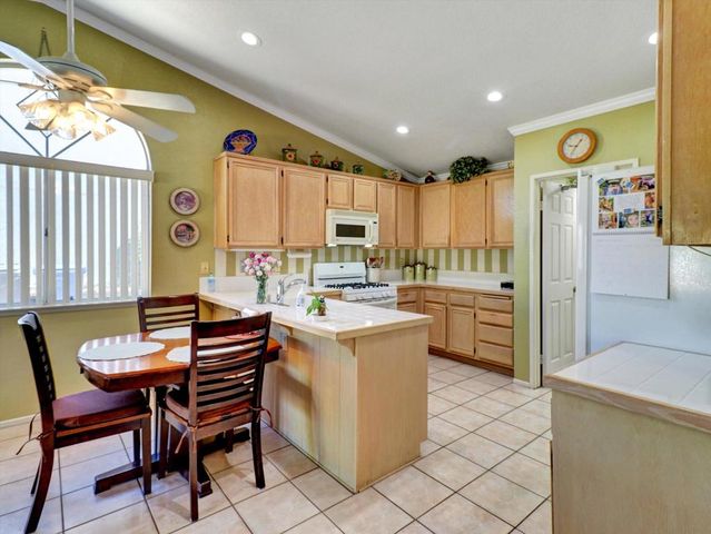 9527 Oakmount, Desert Hot Springs, CA 92240
