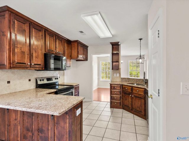 123 Stoney Point Drive, Harvest, AL 35749