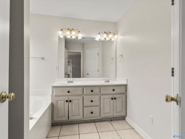 123 Stoney Point Drive, Harvest, AL 35749