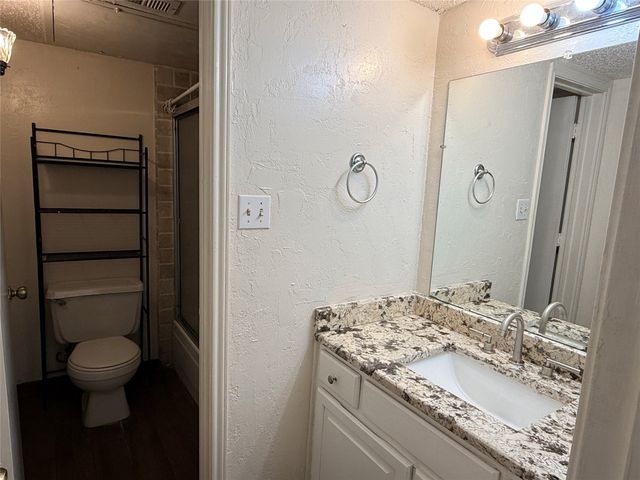 2300 Bamboo Drive N208, Arlington, TX 76006