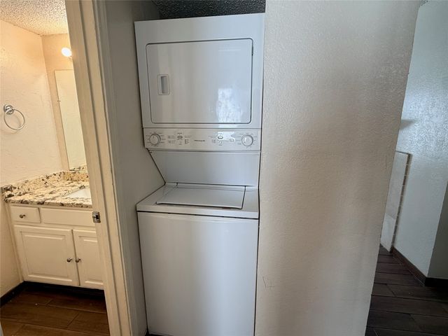 2300 Bamboo Drive N208, Arlington, TX 76006