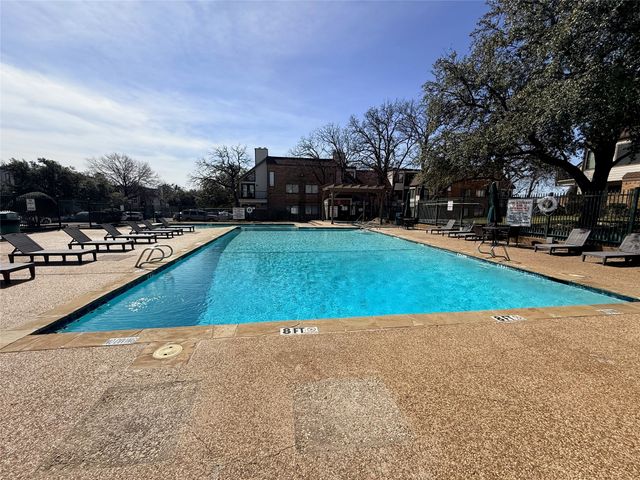 2300 Bamboo Drive N208, Arlington, TX 76006