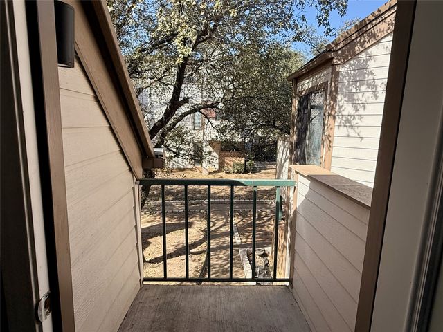 2300 Bamboo Drive N208, Arlington, TX 76006