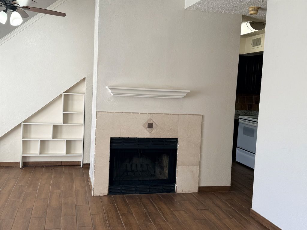 2300 Bamboo Drive N208, Arlington, TX 76006