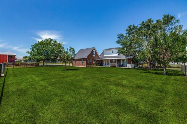 1992 Bledsoe Road, Gunter, TX 75058