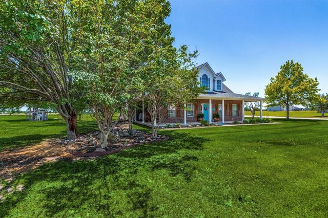 1992 Bledsoe Road, Gunter, TX 75058