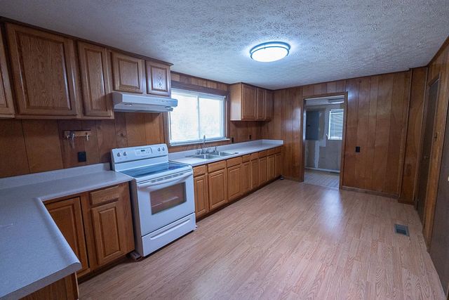 5118 State Route 7, Chesapeake, OH 45619