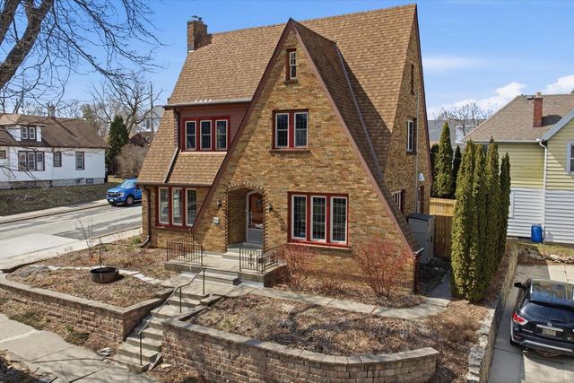 3113 S Pennsylvania AVENUE, Milwaukee, WI 53207