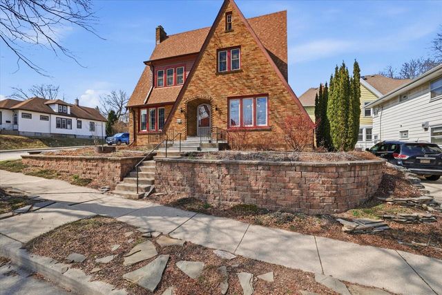 3113 S Pennsylvania AVENUE, Milwaukee, WI 53207