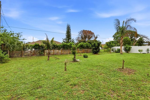 713 NW Biscayne Drive, Port St. Lucie, FL 34983