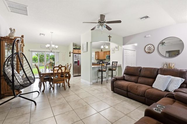 713 NW Biscayne Drive, Port St. Lucie, FL 34983