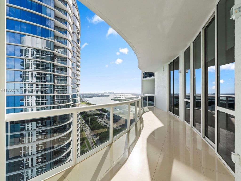 Image 30 of property listing at 15811 Collins Ave 3707, Sunny Isles Beach, FL 33160
