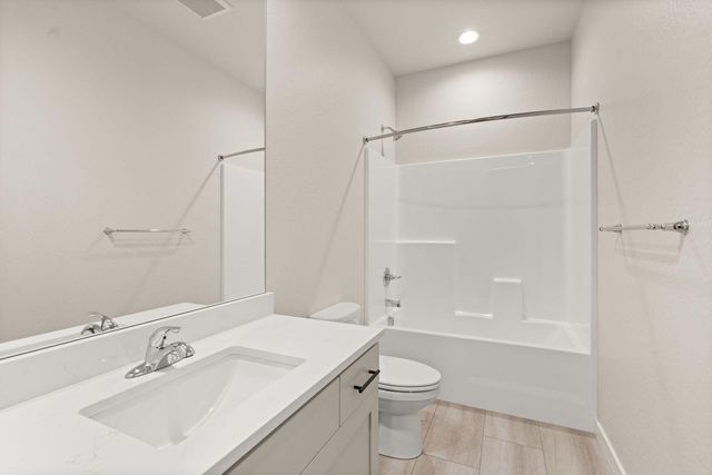 136 Valemont Drive 13, Eagle Point, OR 97524