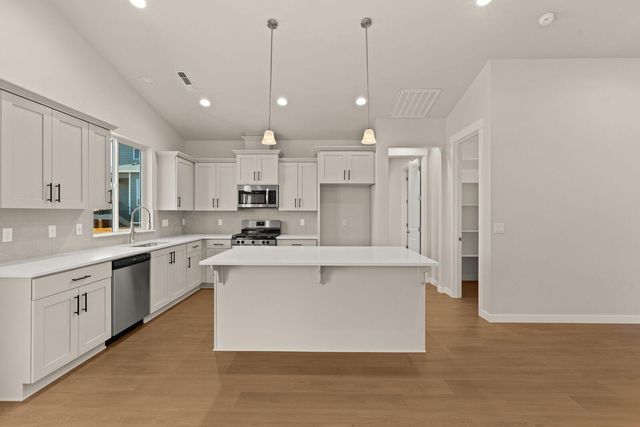 136 Valemont Drive 13, Eagle Point, OR 97524