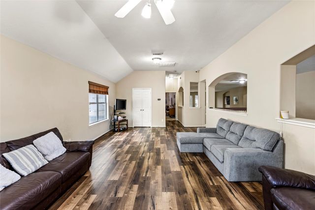 7519 Summer Shore Drive, Rosenberg, TX 77469