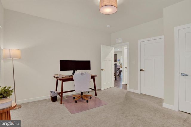 3973 SECRETARIAT ST, Harrisburg, PA 17112