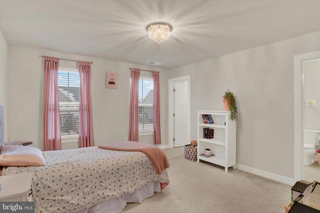 3973 SECRETARIAT ST, Harrisburg, PA 17112