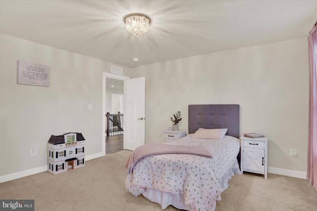 3973 SECRETARIAT ST, Harrisburg, PA 17112