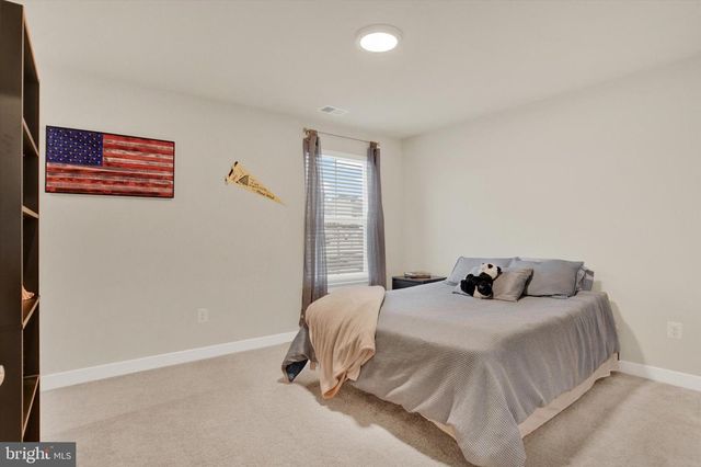 3973 SECRETARIAT ST, Harrisburg, PA 17112