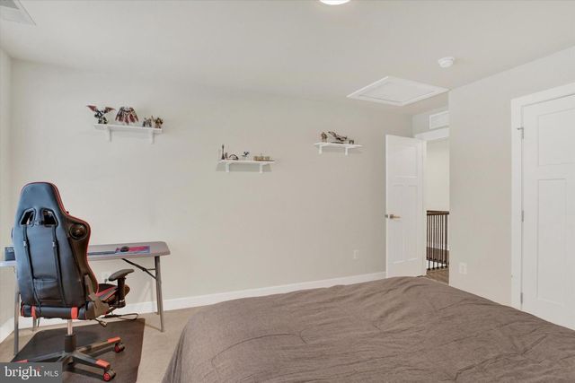 3973 SECRETARIAT ST, Harrisburg, PA 17112