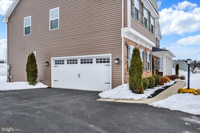 3973 SECRETARIAT ST, Harrisburg, PA 17112