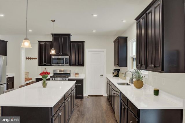 3973 SECRETARIAT ST, Harrisburg, PA 17112