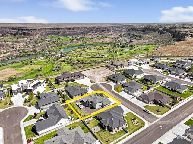 2288 Eaton Pl, Twin Falls, ID 83301