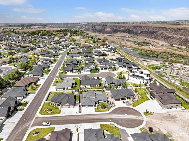 2288 Eaton Pl, Twin Falls, ID 83301